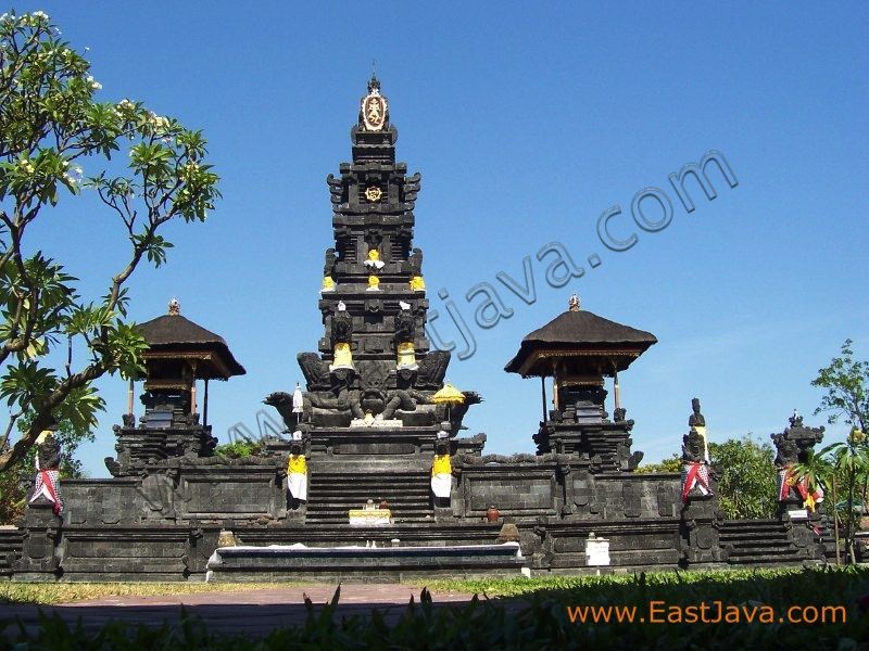 jagad_karana_temple__3d3b1a.jpg