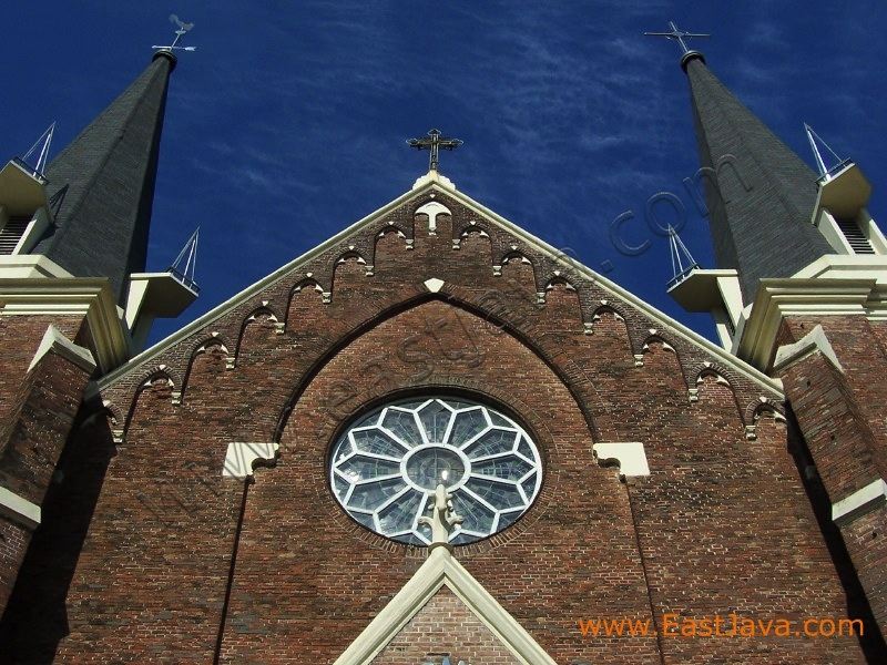 kepanjen_church_sura_3d3b2f.jpg