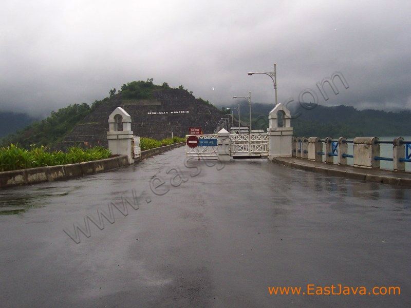 wonorejo_dam_tulungagung_2.jpg